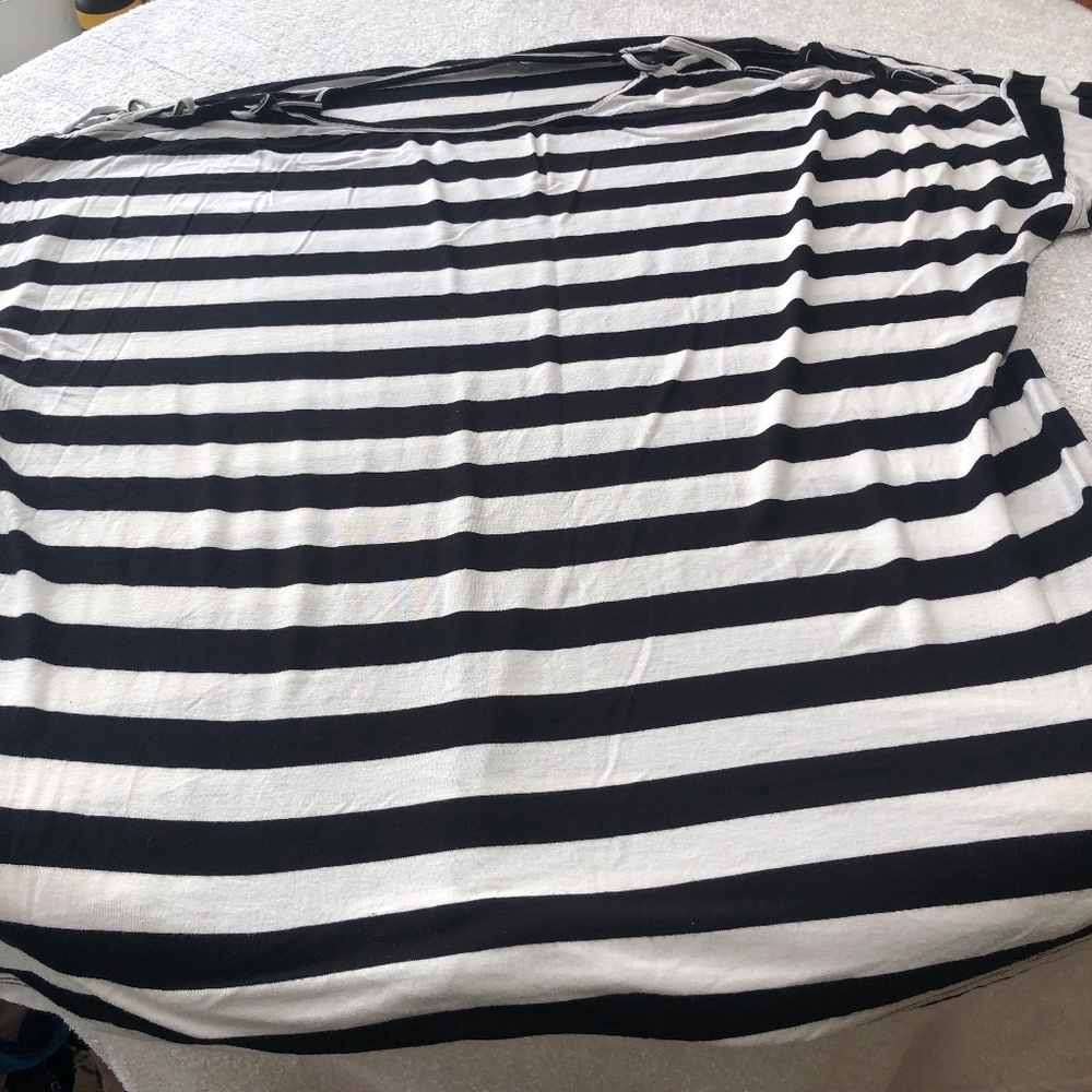 Ricki’s xxl black and white teeshirt. Open top seams with crisscrosses across